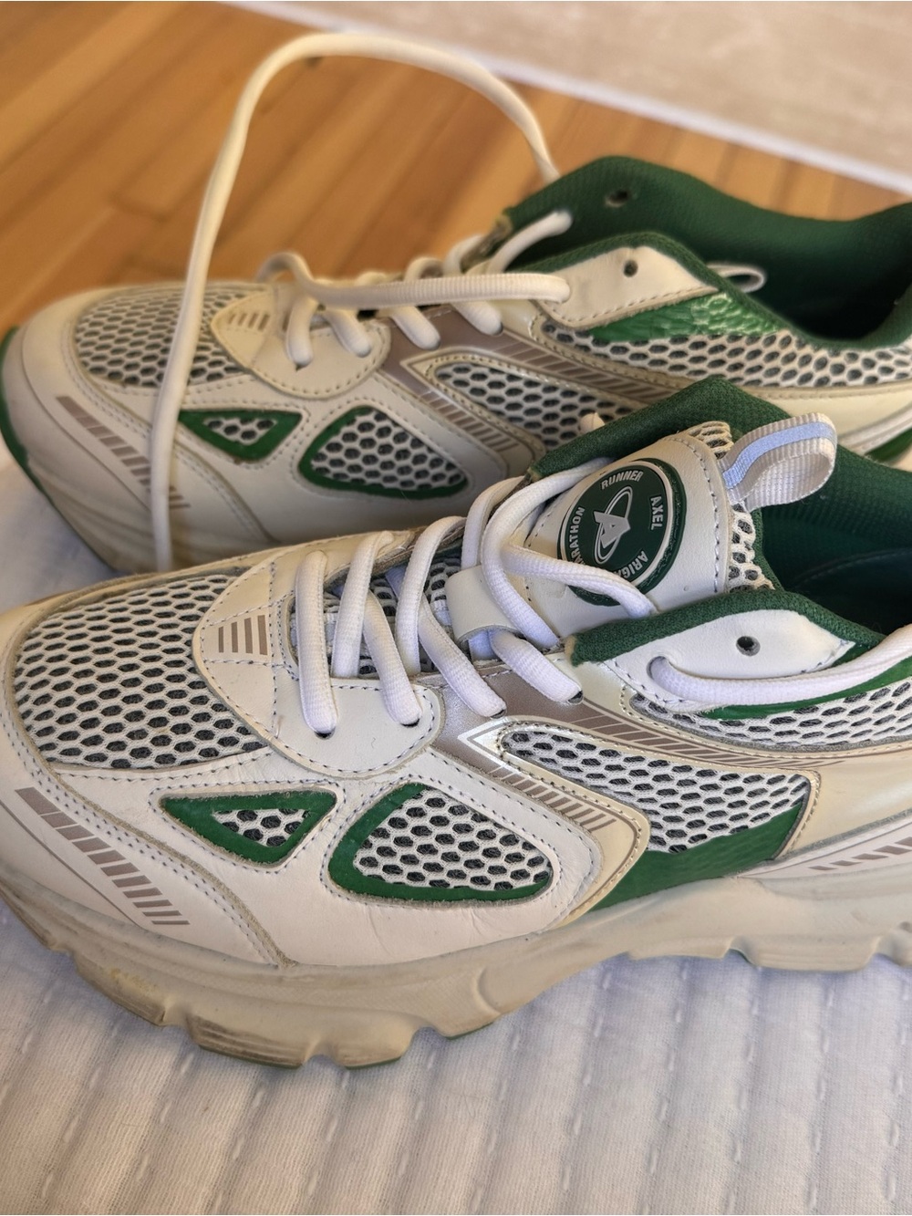 Axel Arigato Marathon Runner Sneakers White Green EU 39 / US 8.5